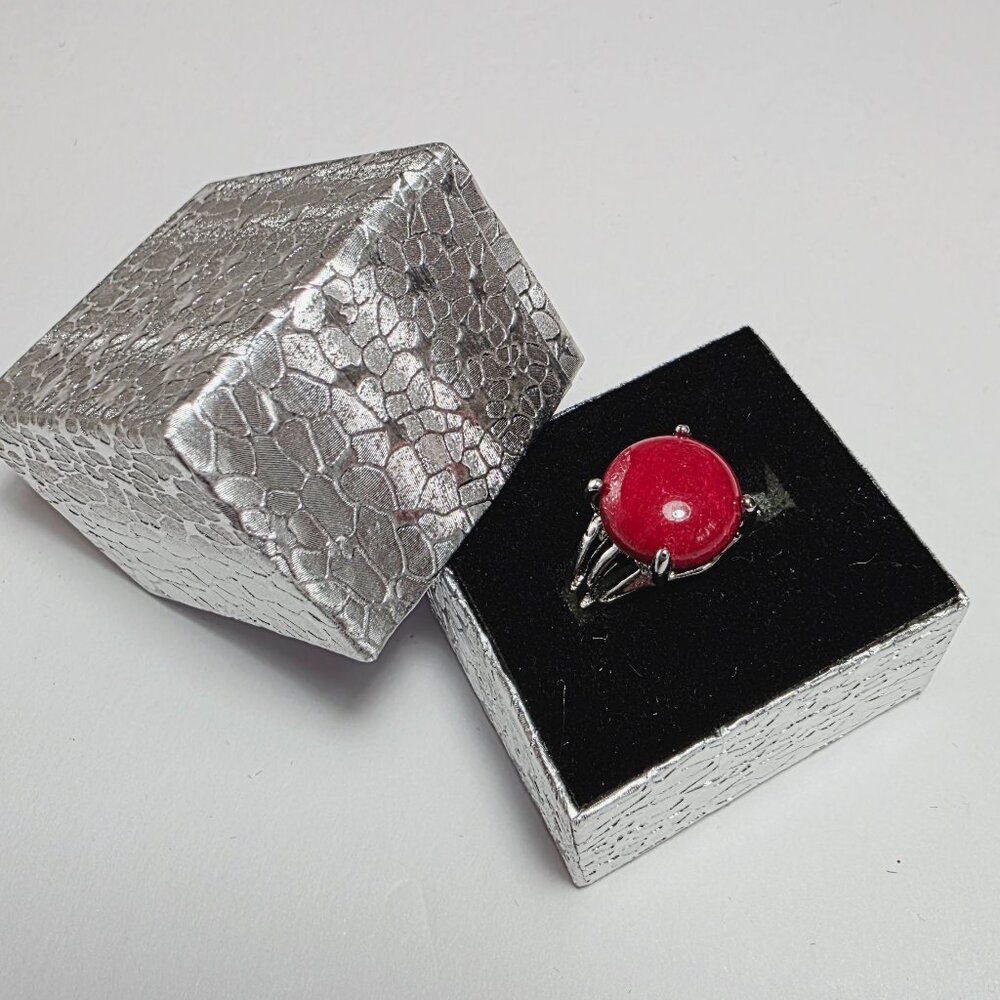 Red Stone Statement Ring Silver Tone | EU 18 (US 8)